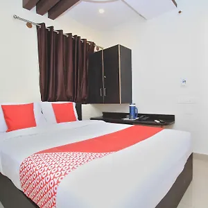 Hotel Oyo 11694 Abs Comforts, Mysore